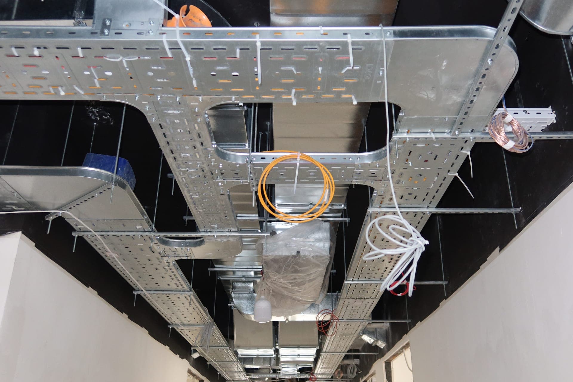 Modena Business Center - Azatutyan 1/15