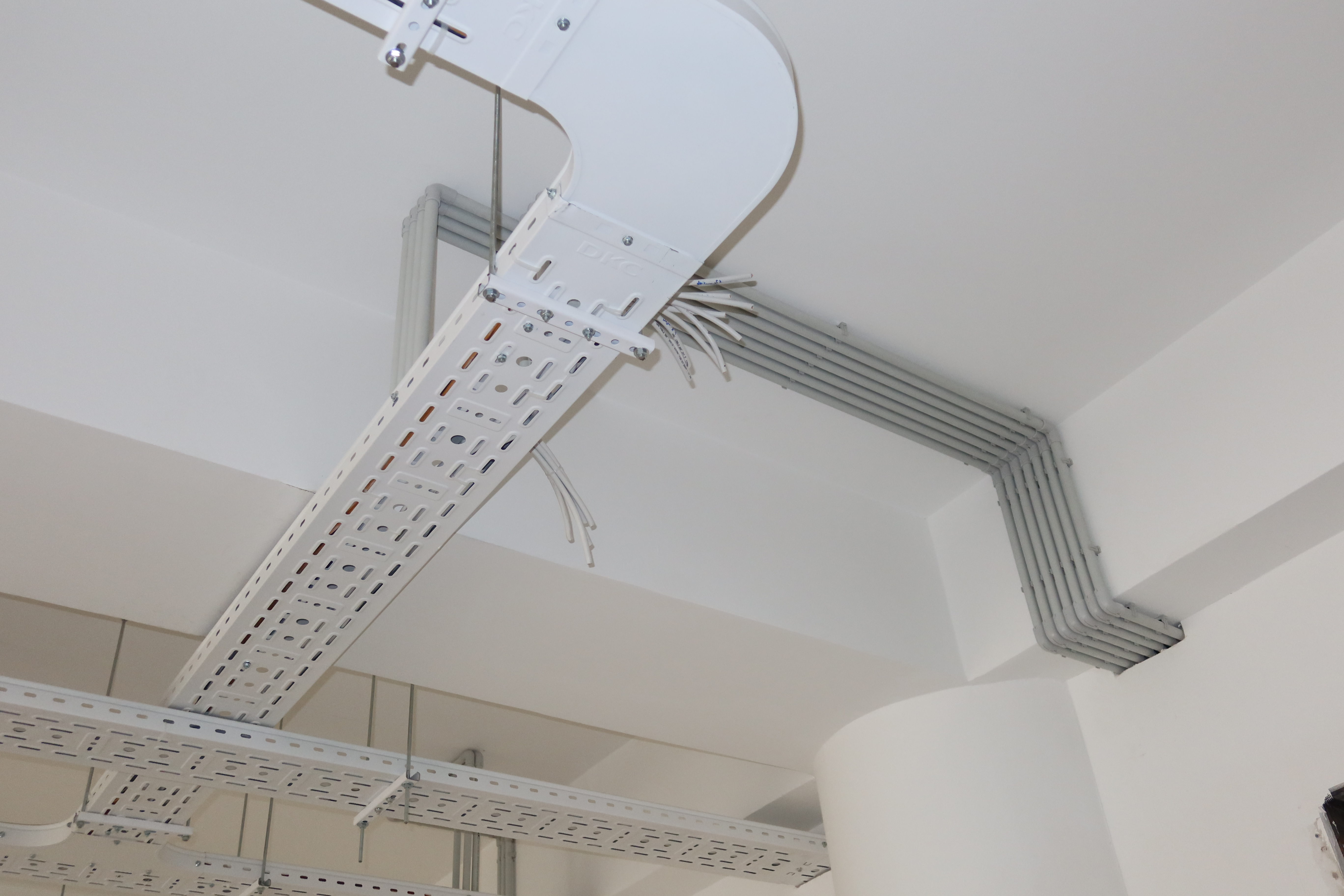 Modena Business Center - Azatutyan 1/15