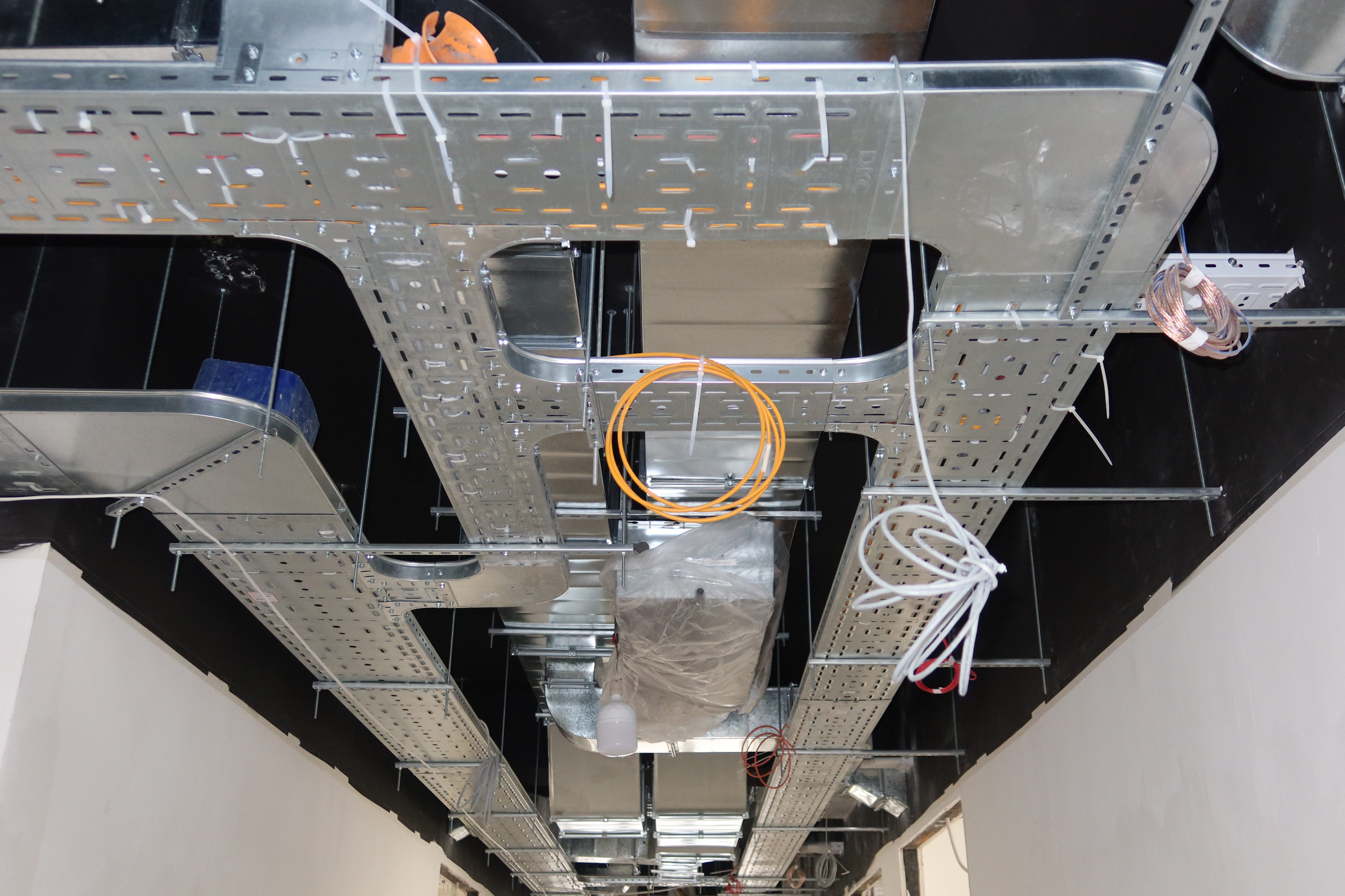 Modena Business Center - Azatutyan 1/15